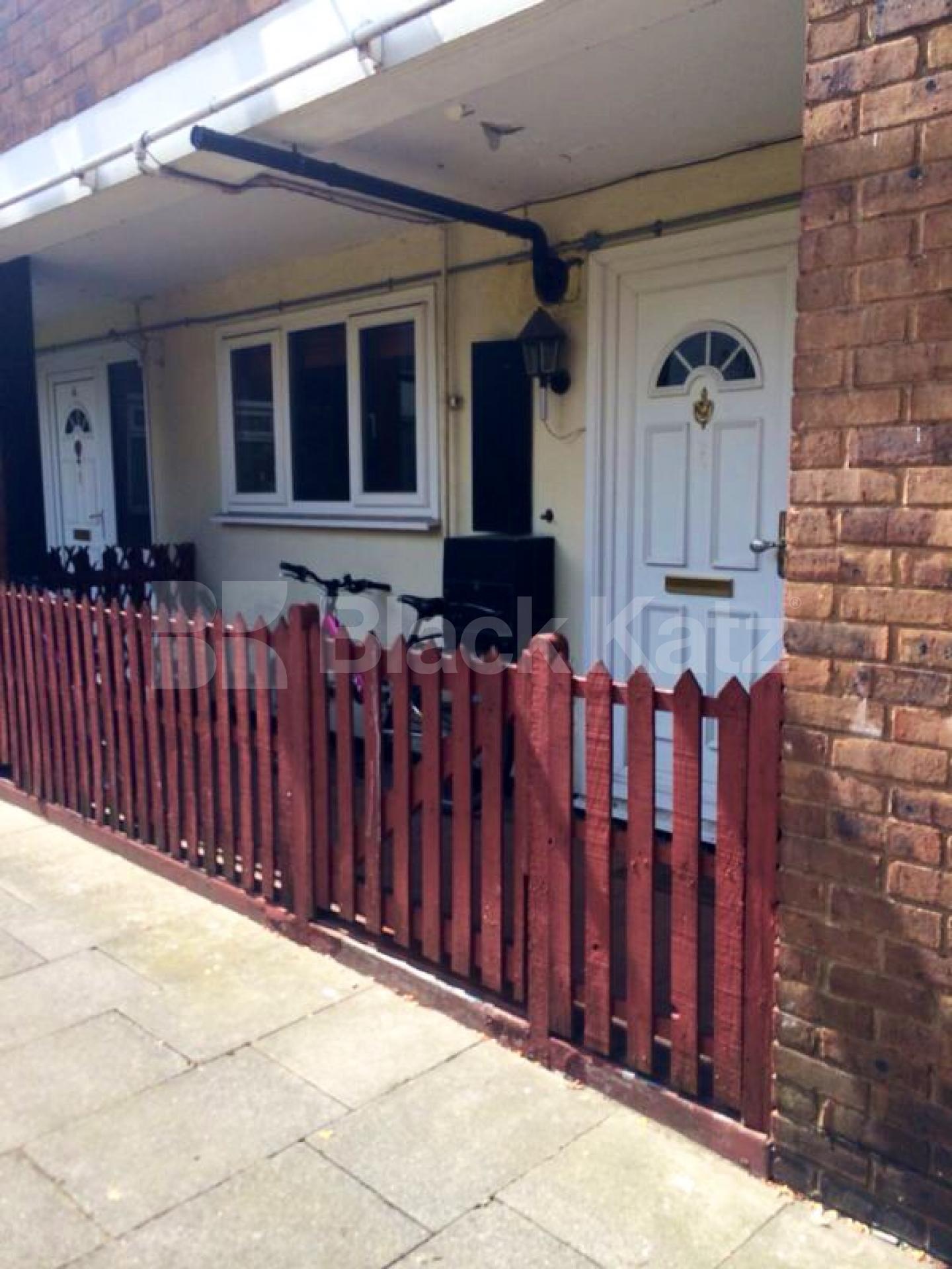 			 , 4 Bedroom, 1 bath, 1 reception Apartment			 Aveline Street , Vauxhall SE11